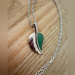 RJ 925 Sterling silver green stone leaf necklace